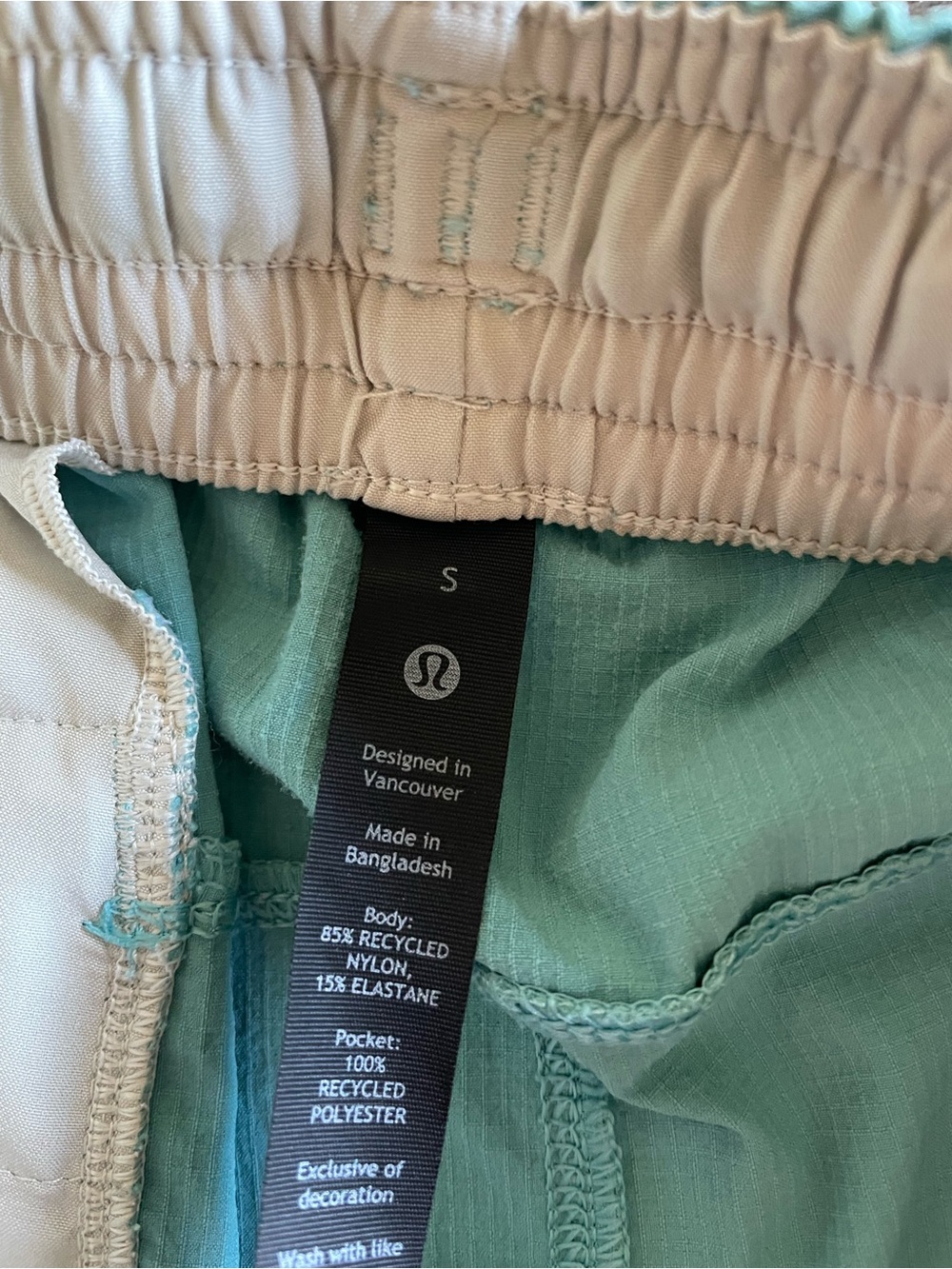 Lululemon shorts - Picture 3 of 4